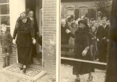 Foto - Bezoek van Koningin Wilhelmina bij de familie Wikkerink in de Patrimoniumstraat, samen met de familie Jedwab.