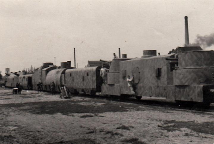 Fotografie Panzerzug im Zweiten Weltkrieg.