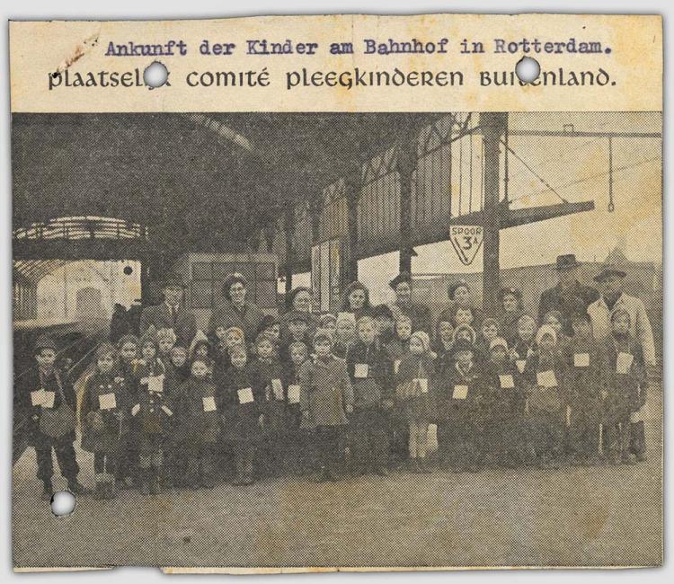 Kinderverschickung, Ankunft der Kinder am Bahnhof in Rotterdam, „Plaatselijk comité Pleegkinderen Buitenland“, ca. 1949, aus Bestand: AEKR 5WV 052 (Diak. Werk – Hilfswerk, Geschäftsstelle Düsseldorf)
